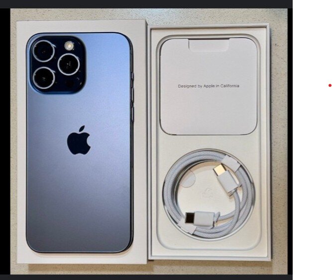 Un iPhone 15 Pro Max 256gb foarte curat (cadru din titan)